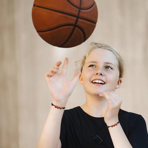 CHRIMISS 40 قطعة من أساور الحفلات الرياضية المفضلة مع خرز البيسبول وهدايا الحفلات الرياضية وأساور ملهمة قابلة للتعديل in Kuwait