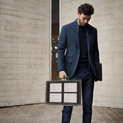 حافظة بطاقات من آر إتش كوم متوافقة مع بي جي إس إيه إف جي إس إيه إف جي إس للتداول الرياضي المتدرجة 80 بطاقة، صندوق تخزين بطاقات بألواح مقاومة للماء مع إسفنج ممتص للصدمات in Kuwait