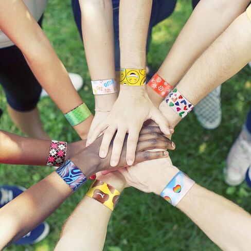 مجموعة أساور ارتدادية 100 قطعة من تويسا هدايا الحفلات مع قلوب ملونة تعبيرية طباعة أشكال حيوانات وعصابات ارتدادية للأطفال والكبار هدايا عيد الميلاد والفصول الدراسية (100 قطعة) in Kuwait