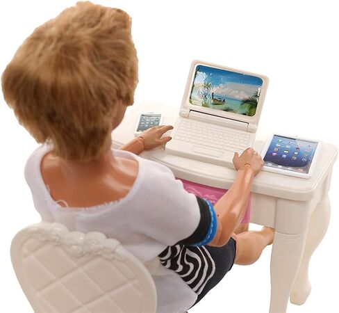 ميونانا مجموعة من 16 قطعة من ملابس الدمى للاولاد تتضمن 5 قطع عشوائية من السراويل العلوية + 4 احذية دمى للاولاد + 1 جيتار + 1 كمبيوتر ابيض + 5 نظارات بنية للدمى مقاس 12 انش in Kuwait