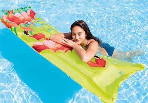 INTEX Inflatable Floating Fashion Mat: Durable Vinyl – 2 Air Chambers – 220lb Weight Capacity – Style May Vary – One Mat in Saudi Arabia