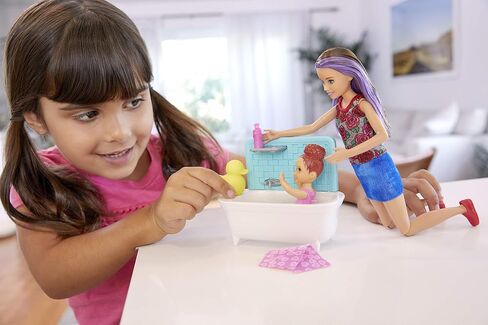Barbie Skipper Babysitters Inc. Playset with Bathtub, Babysitting Skipper Doll and Small Toddler Doll with Button to Move Arms and Splash, Plus Themed Accessories, Gift for 3 to 7 Year Olds​​​​ in Saudi Arabia
