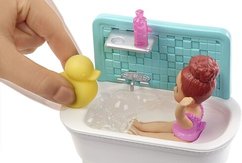 Barbie Skipper Babysitters Inc. Playset with Bathtub, Babysitting Skipper Doll and Small Toddler Doll with Button to Move Arms and Splash, Plus Themed Accessories, Gift for 3 to 7 Year Olds​​​​ in Saudi Arabia