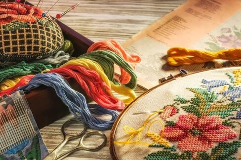 Qililandiy الطبيعية 100% حرير التوت خيوط التطريز اليدوية خيوط المجوهرات المنسوجة مجموعات DIY 12 لونًا in Kuwait