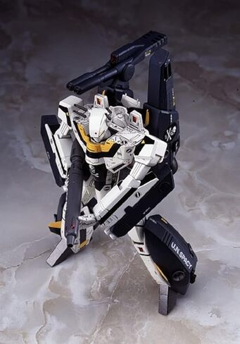 Macross 1/72 Scale VF-1S Strike Battroid Valkyrie Construction Kit by Hasegawa in Saudi Arabia