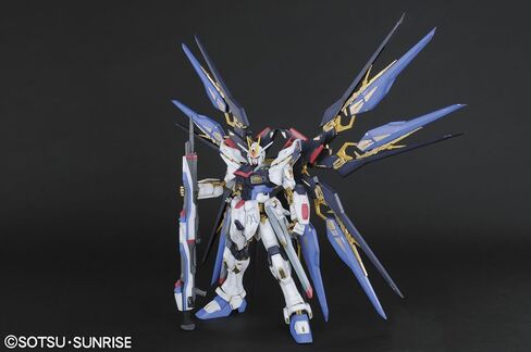 Bandai Hobby Strike Freedom Gundam, Bandai Perfect Grade Action Figure (BAN165506) in Saudi Arabia