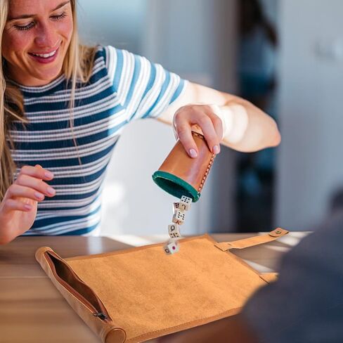 لوهوي صينية حامل النرد من جلد البولي يوريثين مع سحاب قابلة للطي من قطعتين لملحقات العاب النرد (بني وارجواني) in Kuwait