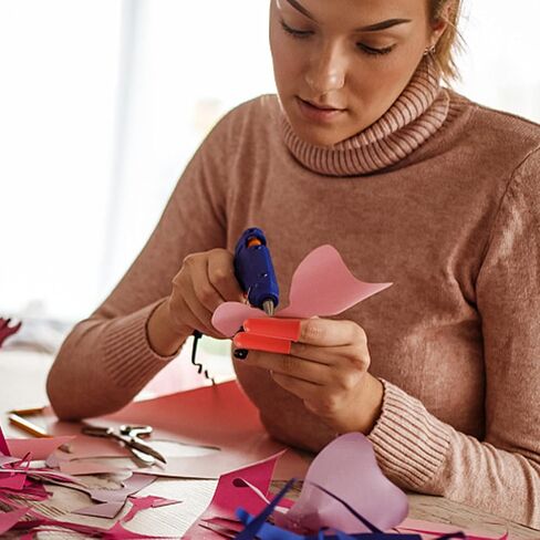 Jawflew 12 Pieces Silicone Hot Glue Gun Finger Caps, 2 Colors Finger Protectors Covers Caps, Suit for Resin Honey Adhesives Scrapbooking Sewing Crafts Ironing Embroidery Needlework (Blue+Red) in Kuwait