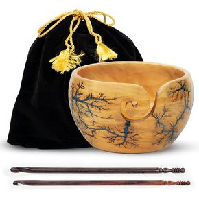 وعاء غزل خشبي من Inanosa مقاس 7×4 بوصة للكروشيه مع خطاف كروشيه 5,6 مم، يمنع الانزلاق والتشابك | أفضل هدية من Craft Supply لمحبي الكروشيه - البالغين والمبتدئين | أزرق، 1 قطعة in Kuwait