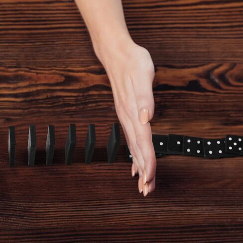 Deekin 50 حزمة صغيرة من الدومينو الخشبية مجموعة ألعاب لوحية صغيرة مزدوجة ستة لعبة دومينو مع علبة خشبية بلاط ألعاب كلاسيكية ألعاب تعليمية وقت الفراغ للمراهقين والبالغين هدايا الحفلات in Kuwait