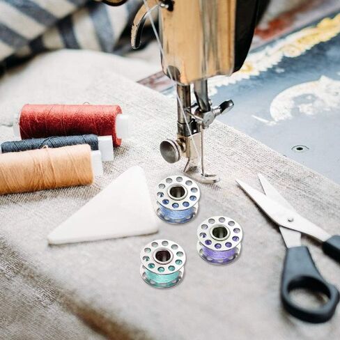 30 قطعة آلة الخياطة بوبينز ، 5 قطع من Bobbin حافظة للحمولة الأمامية ، maxin الفولاذ المقاوم للصدأ Bobbins للأخ ، المغني ، Janom، Toyata ، وغيرها in Kuwait