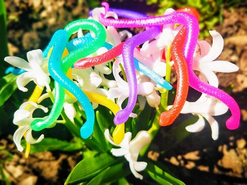 UpBrands 24 Stretchy Snakes Toys 6 Inches Bulk Set, 8 Glitter Colors, Kit for Birthday Party Favors for Kids, Goodie Bags, Easter Egg Basket Stuffers, Pinata Filler, Small Classroom Prizes in Kuwait