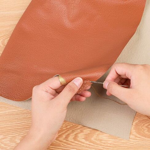 مجموعة إصلاح التنجيد، مجموعة أدوات من الجلد الحرفية تتضمن خيط الشمع وشريط قياس إبر الخياطة اليدوية ومقصات مخروطية الشكل بفتحة متوسطة، وحلقة نحاسية، مجموعة أدوات قماشية DIY لإصلاح الجلد in Kuwait