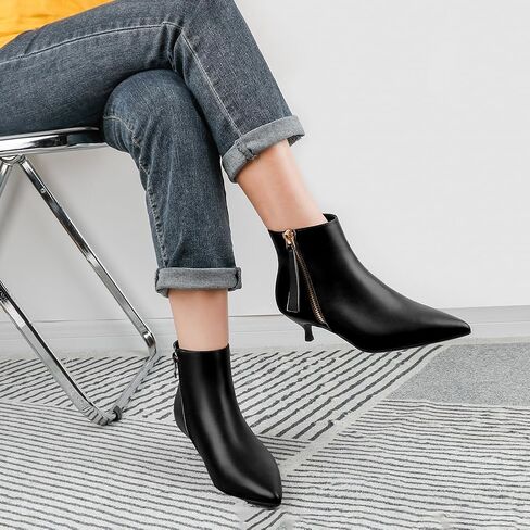 أحذية MERUMOTE النسائية الجلدية للكاحل بكعب منخفض أحذية شتوية بسحاب in Kuwait