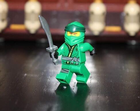 LEGO NINJAGO Legacy Minifigure - Lloyd in Sons of Garmadon Robe (with Curved Sword) in Saudi Arabia