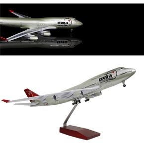 24-اورس نموذج طائرة بمقياس 1:130 مقاس 18 انش من امريكان نورث ويست 747 مع اضاءة LED (تحكم باللمس او الصوت) للديكور او الهدايا in Kuwait