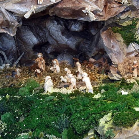 Alphatool 35OZ Large Capacity Fake Moss for Crafts - Artificial Moss for Potted Plants Indoor, Faux Fresh Green Moss Decor for Micro-Landscape Terrarium in Kuwait