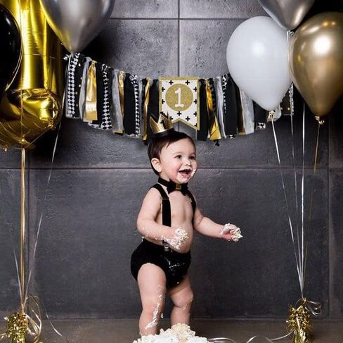 لافتة عيد ميلاد للكرسي المرتفع من YESSWL لعيد الميلاد الأول - ديكورات عيد ميلاد واحدة باللونين الأسود والذهبي لأعياد ميلاد الأطفال، وديكورات عيد ميلاد واحدة لدعائم كشك الصور، وأفضل لوازم الحفلات in Kuwait