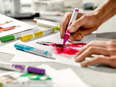 رويال تالينز - اقلام فرشاة الرسم بالالوان المائية السائلة ايكولين - مجموعة من محفظة بلاستيكية 5 انش - ازرق in Kuwait