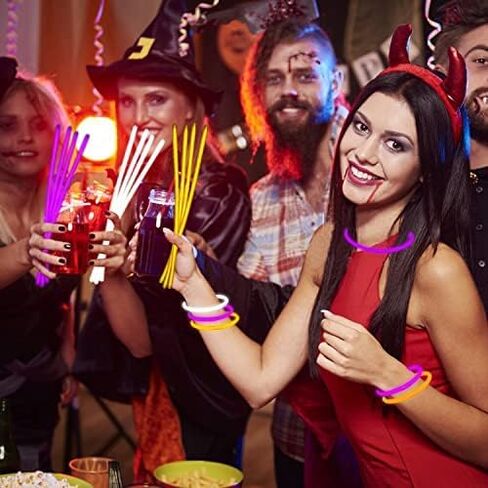 yofobu العصي الخضراء المتوهجة السائبة تضيء سوار القلائد المتوهجة مع موصلات 50ct 8 "glowsticks 4th of July لوازم حفلات النيون لعيد الميلاد عيد القديس باتريك عيد ميلاد الربيع الزفاف كرنفال الهذيان in Kuwait