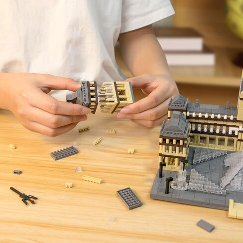 كيو ال تي كيو اي اوليتونج مجموعة احجار بناء صغيرة بتصميم متحف اللوفر المعماري، 3377 قطعة من مكعبات البناء المعمارية الشهيرة عالميا، نموذج متحف باريس متحف اللوفر الصغير، هدايا للاطفال البالغين in Kuwait