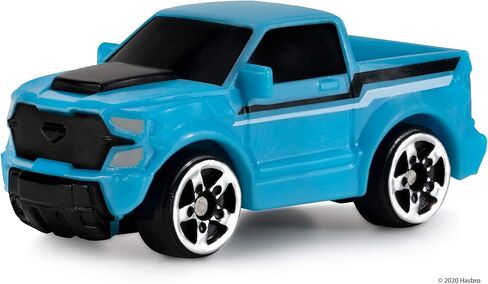 Micro Machines Mini Vehicle Hauler in Green - Includes One Exclusive MM Car - Open The Top of The Trailer/Lower The Back Ramp, Load Up to Eight Cars - Collect Them All in Kuwait