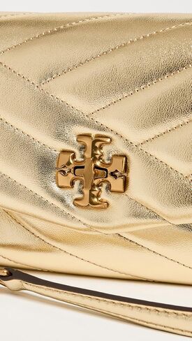 سلسلة محفظة نسائية من Tory Burch Kira Chevron معدنية، ذهبية، مقاس واحد in Saudi Arabia