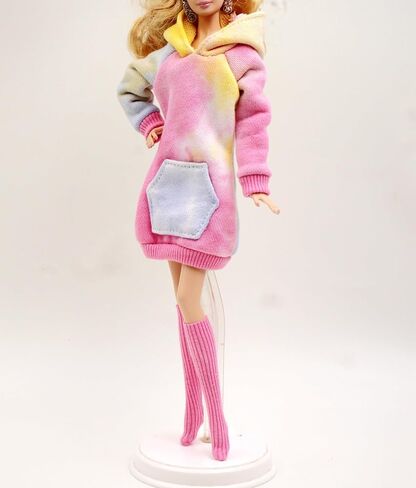 [فستان مصنوع يدويًا مناسب لدمية عادية ومنحنية مقاس 12 انش] فستان سويت شيرت ملون كورا جو / ملابس كاجوال مع جورب مناسب لدمية عصرية مقاس 12 انش [الدمية غير متضمنة) in Kuwait