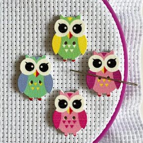 DPXWCCH 4 Pieces Owl Needle Minders, Magnetic Wooden Needle Nanny, Cross Stitch Embroidery Needlework Accessories in Kuwait
