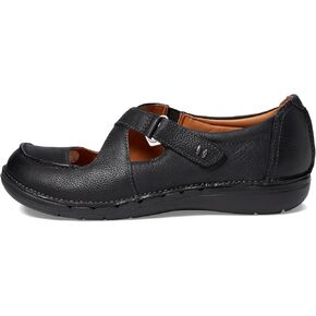 Clarks Women's Un Loop Strap Mary Jane Flat in Saudi Arabia