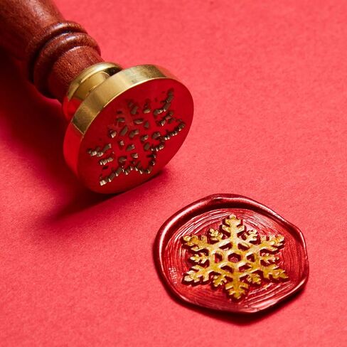 مجموعة 7 قطع من طوابع ختم شمع ندفة الثلج لعيد الميلاد تتضمن 6 أنماط من رؤوس نحاسية على شكل ندفة الثلج ومقبض خشبي واحد لديكورات عطلة عيد الميلاد والبطاقات البريدية والدعوات (النمط الكلاسيكي) in Saudi Arabia