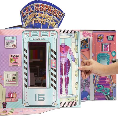 LOL Surprise OMG Movie Magic Studios مع أكثر من 70 مفاجأة، 12 دمية بما في ذلك دميتان عصريتان، 4 مراحل سينمائية، شاشة خضراء وملحقات - لعبة هدية للفتيات والأولاد الذين تتراوح أعمارهم بين 4 و5 و6 و7 سنوات فما فوق in Saudi Arabia
