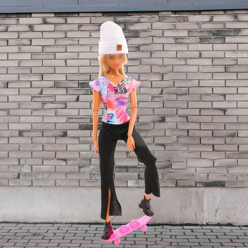 مجموعة ملابس واكسسوارات رياضية للدمى مكونة من 15 قطعة تتضمن 5 ملابس رياضية و4 احذية رياضية و6 ملحقات لملابس دمى الفتيات مقاس 11.5 انش in Kuwait