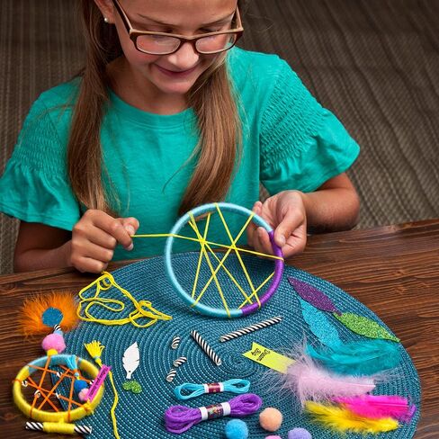 كرافت- تيستيك — دريم كاتشرز - مجموعة الفنون والحرف اليدوية للاطفال - اصنع 2 صائد الاحلام الملون - للاعمار من 8 سنوات فما فوق، بني in Kuwait