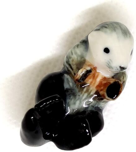 SSJSHOP Sea Otter Micro Tiny Dollhouse Figurines Hand Painted Ceramic Animals Collectible Gift Home Decor (Baby Sea Otter) in Kuwait