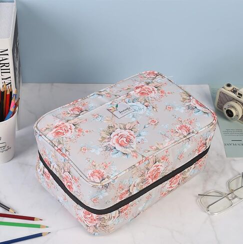 تحتوي فتحة حافظة أقلام شولانر على 360 إلى 364 قلم رصاص ملون أو 240 إلى 244 قلم جل ملون بسحاب in Kuwait