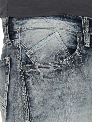 Rock & Republic Men's Relaxed Straight Jean in Kuwait