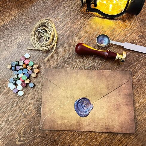 ورق ومظروف عتيق، مجموعة ورق قرطاسية للكتابة القديمة، تتضمن 24 ورقة عتيقة، و12 ظرفًا مع قلادة، و60 خرزة شمع مانعة للتسرب، وملعقة شمع، وختم ختم الشمع لكتابة الحروف in Kuwait