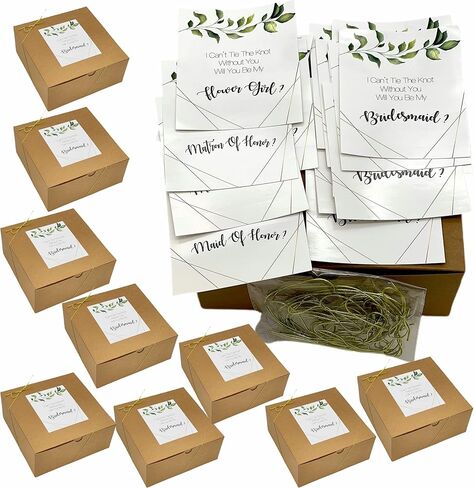 مجموعة علب هدايا وصيفة الشرف مكونة من 10 صناديق كرافت 8 × 8 × 3.5 و16 ملصقات مقترحة خضراء لطلب 10 وصيفات العروس، 2 ميد أوف أونورز، 2 مارتون أوف أونور و2 زهرة للبنات و سلاسل ذهبية in Kuwait