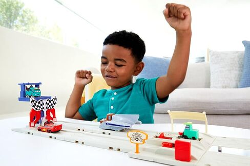 ديزني كارز تويز, مجموعة العاب سولت فلاتس فائقة السرعة من كارز اون ذا رود، تتضمن سوبر سبيد ماتر وسارة كوجز بيتي in Kuwait