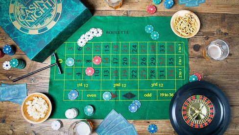 مجموعة ألعاب Talking Tables Casino Night - لعب البوكر، والبلاك جاك، والروليت - مجموعة قمار للبالغين، هدايا له - تحتوي على حصيرة ألعاب، ورقائق، وأموال لعب، وكرات، وأوراق لعب (Host-Casino-V2) in Saudi Arabia