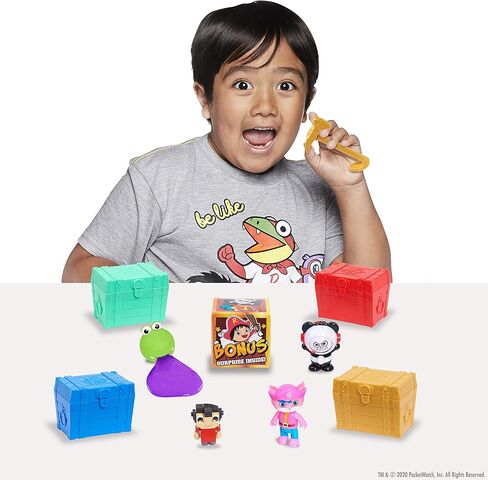 Ryan's World Pry and Smash Surprise Treasure, 5-Surprises Inside in Kuwait