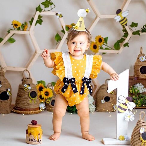 قبعة عيد الميلاد الأولى من Rweseo Bee - ديكورات حفلات عيد الميلاد الأول للنحلة، قبعة عيد الميلاد الأول للنحلة، حفلة يوم النحل السعيد، إنها ممتعة لنحلة واحدة in Kuwait