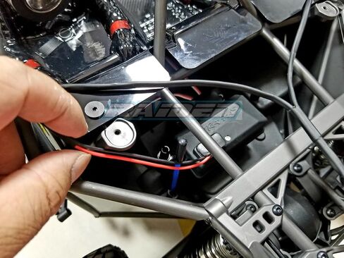 مصباح خلفي LED أحمر مع مفتاح لـ 1/7 Traxxas UDR Unlimited Desert Racer in Saudi Arabia
