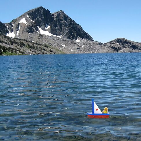 Jack Rabbit Boats and Buddies (Star Design) Creations – Wood Bathtub Toys That Float – Includes Removable Dog That Rides in Boat – Bath Fun for Toddlers - Ages 3+ Years in Kuwait