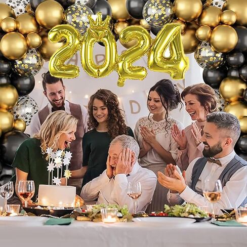 مجموعة قوس إكليل 2024 من Happy New Year، بالونات من رقائق الفويل 2024 باللونين الأسود والذهبي، لوازم حفلات رأس السنة الجديدة، لافتة سنة جديدة سعيدة 2024 لديكور حفلات رأس السنة الجديدة. in Kuwait