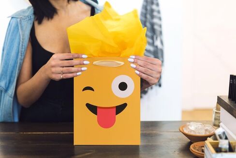 jabberwpacking 9" Medium Gift Bags with Tissue Paper Mischievous Smile Gift Bag for Birthday Party, Wedding, Baby Shower, Party Favor-4 Pack (Yellow, Purple, Pink, Blue) in Kuwait