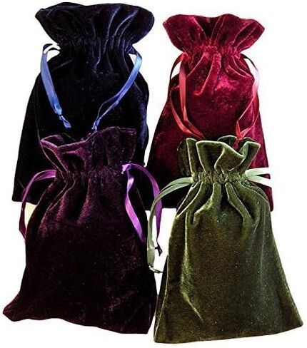 مجموعة حقائب Tarot Rune مكونة من 4 قطع - واحدة من كل لون: أكياس مخملية باللون الأخضر الطحلبي والأزرق الداكن والأرجواني والنبيذ مقاس 4 × 6 بوصات in Kuwait