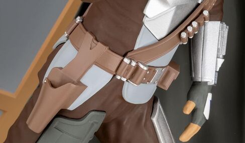 Revell 06784 The Mandalorian The Bounty Hunter' Figure 1:9 Scale Figure Model Kit, Unpainted in Saudi Arabia