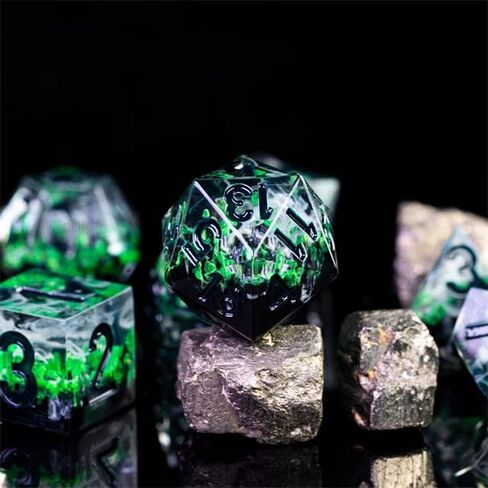 مجموعة النرد DND الحادة المتوهجة في الربيع الداكن مع صندوق النرد الجلدي | للأبراج المحصنة والتنينات، D&D، الحافة الحادة، نرد الراتنج متعدد السطوح D20، هدايا الزنزانات والتنينات، الملحقات in Kuwait